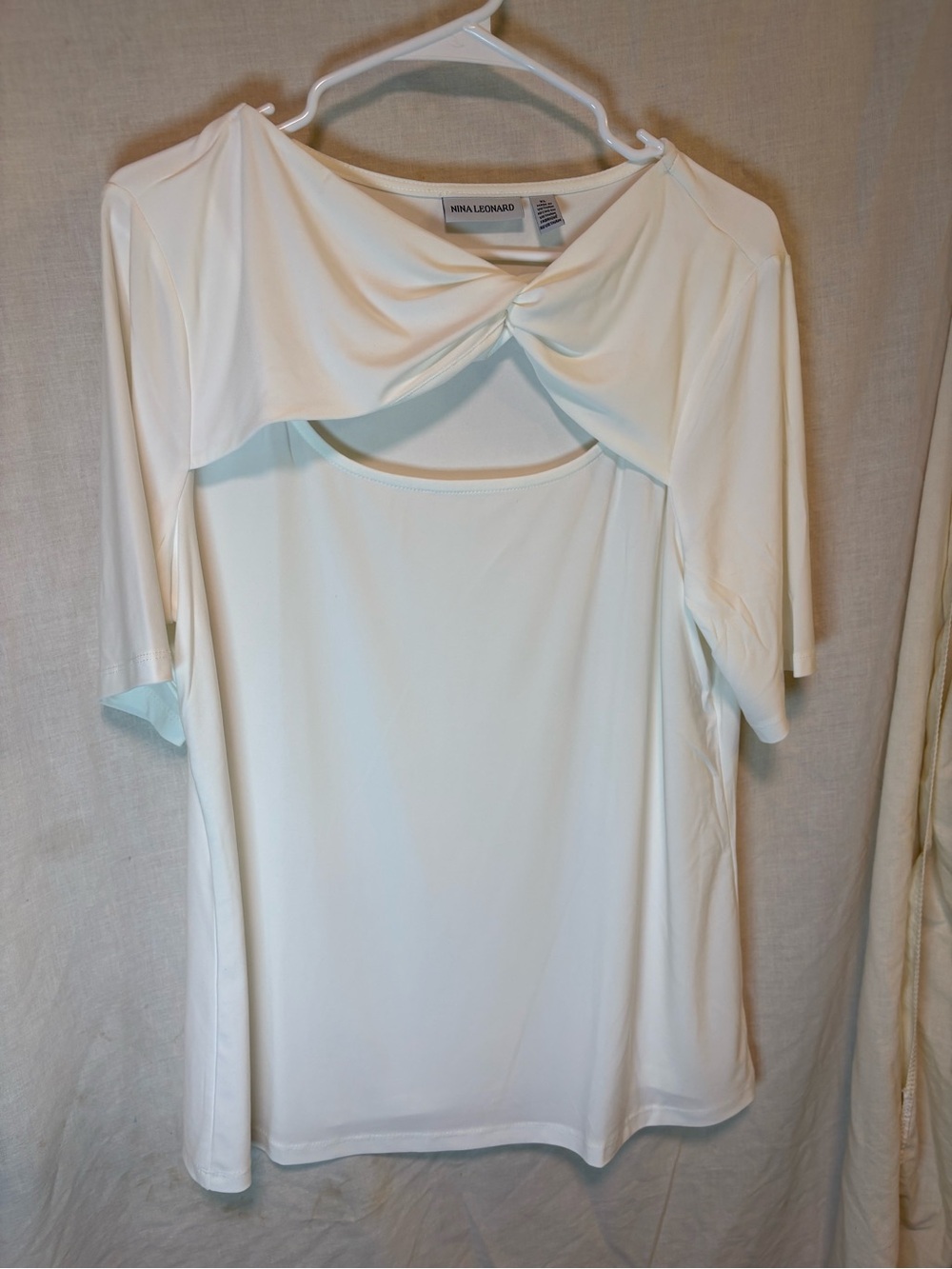 Nina Leonard White Top Blouse Short Sleeve Keyhole Peekaboo Women’s XL